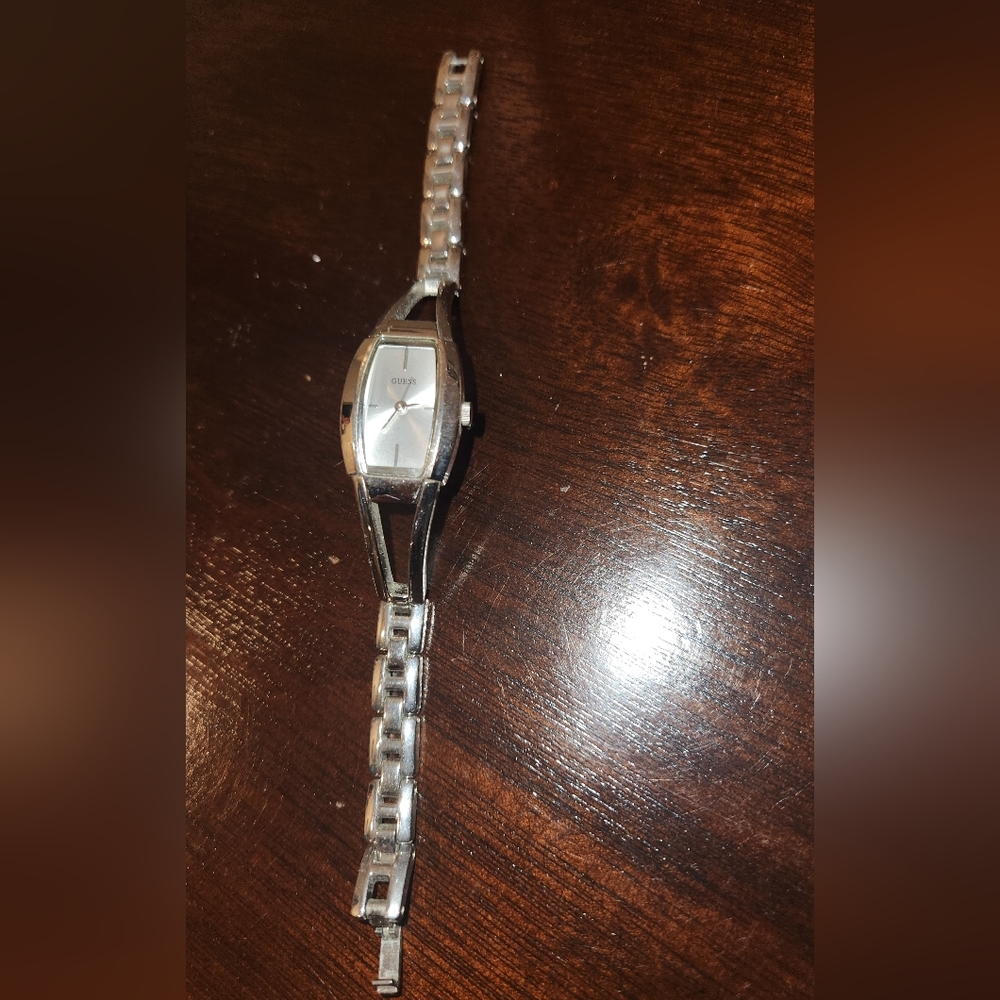GUESS Watch - Picture 1 of 3